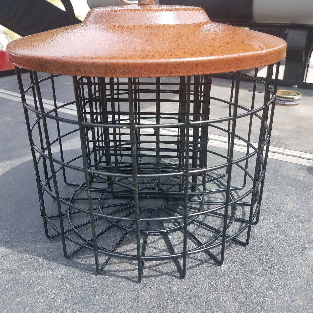 Squirrel Proof Double Suit Feeder